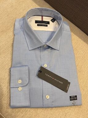 Tommy Hilfiger Men's Light Blue Dress Shirt - Classic Point Collar
